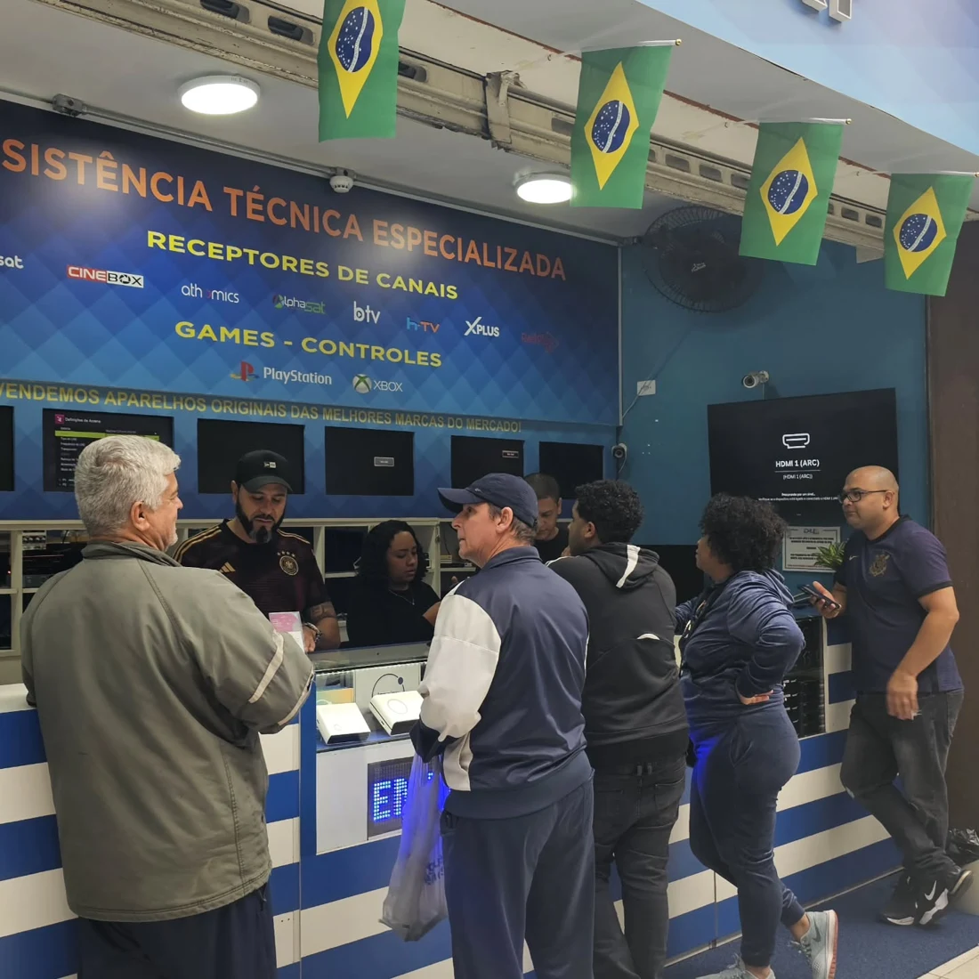 Movimento de clientes no espaço de atendimento da DUSAT
